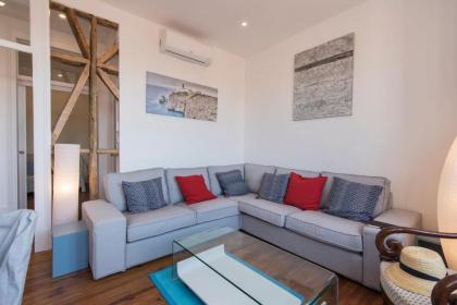LovelyStay - Comfortable apartment with river views - image 19
