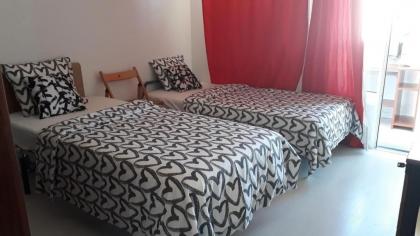 Twin Beds BedRoom sharing Wifi and Ac 300 meters from Station - image 4