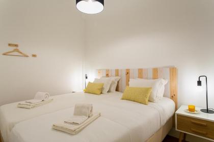 LovelyStay - Cozy 3BDR Apartment in Estrela - image 6