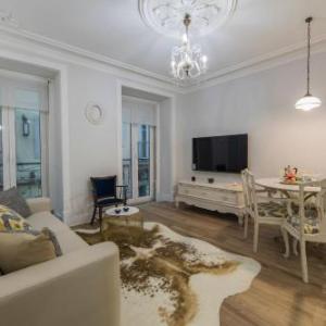 LovelyStay - Vintage Flat Near Santa Justa Elevator!