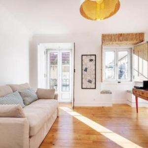 Sunny apartment near Santos