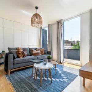 modern stylish 1 bedroom with varanda near Avenida 