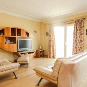 3 Bedroom Apartment by the Sea with Balcony