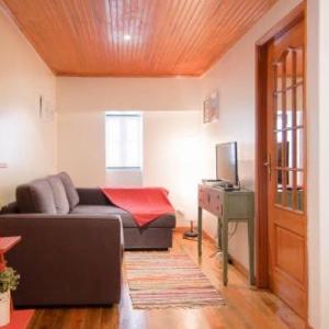 traditional 1 Bedroom Apartment In Sleepy Alfama Lisbon 