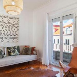 Charming two Bedroom Apartment with Balcony 