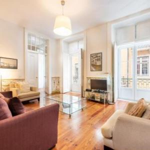 Mod-Luxe 2BR apt near Cais das Colunas - professionally managed