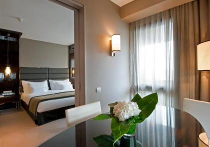Altis Grand Hotel - image 2