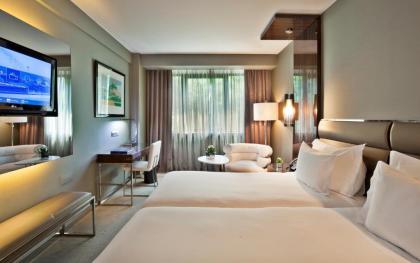 Altis Grand Hotel - image 3