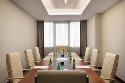 Ramada by Wyndham Lisbon - image 10