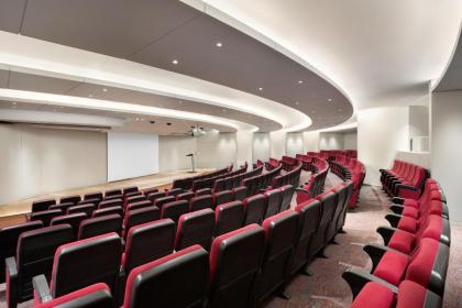 Ramada by Wyndham Lisbon - image 12