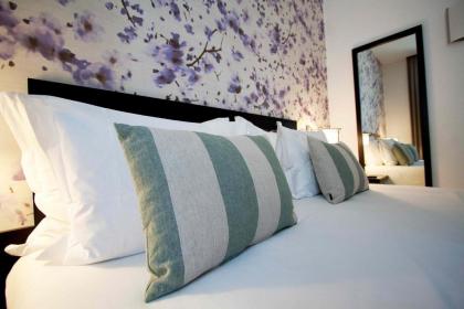 Internacional Design Hotel - image 20