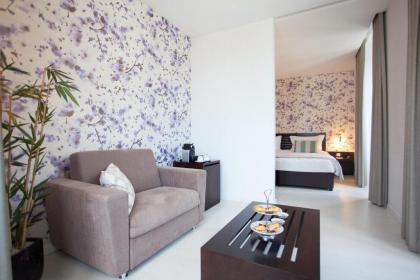 Internacional Design Hotel - image 6