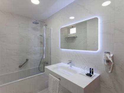 Lutecia Smart Design Hotel - image 14