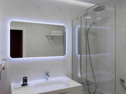 Lutecia Smart Design Hotel - image 15