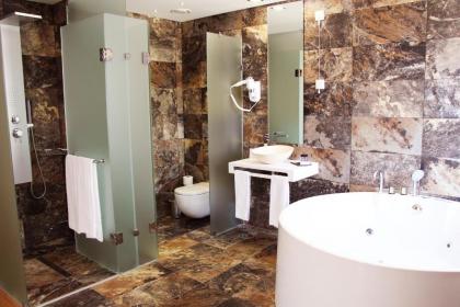 America Diamonds Hotel & Sushi Bar - image 8
