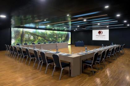 DoubleTree by Hilton Lisbon Fontana Park - image 13