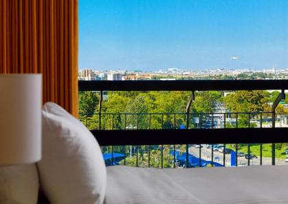 Lisbon Marriott Hotel - image 16