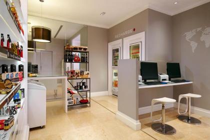 Lisbon Marriott Hotel - image 4