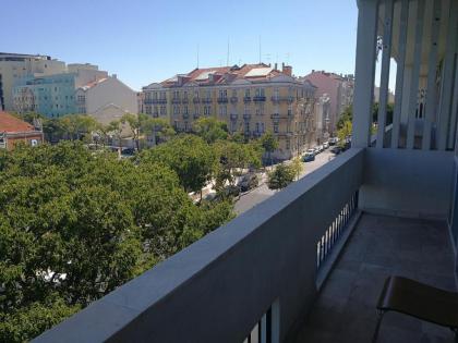 Hotel Canada - image 10