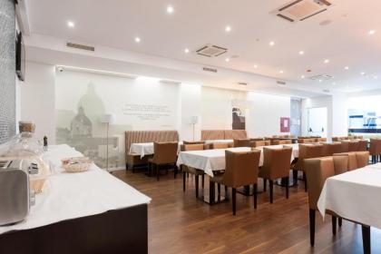 Hotel Capital - image 9