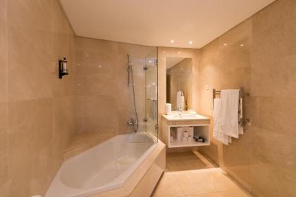 Pateo Lisbon Lounge Suites - image 14