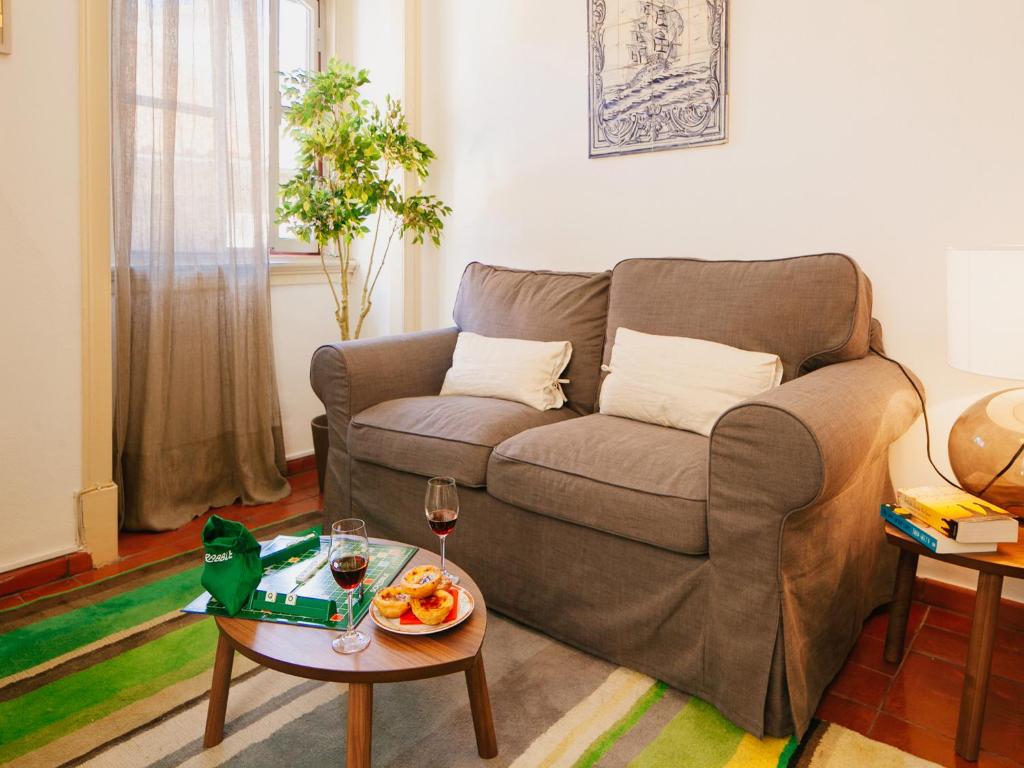 Traveling To Lisbon Alfama Apartments - main image