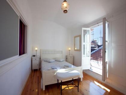 Traveling To Lisbon Alfama Apartments - image 4