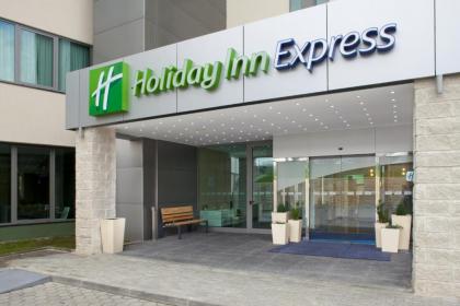 Holiday Inn Express Lisbon Airport - image 10