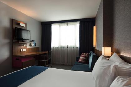 Holiday Inn Express Lisbon Airport - image 15