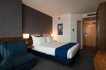 Holiday Inn Express Lisbon Airport - image 17
