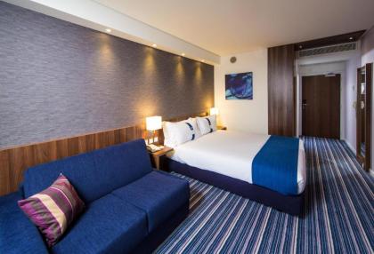 Holiday Inn Express Lisbon Airport - image 4