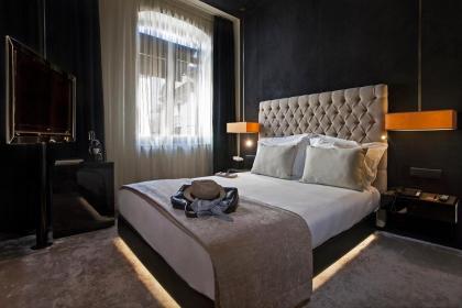 9Hotel Mercy - image 4