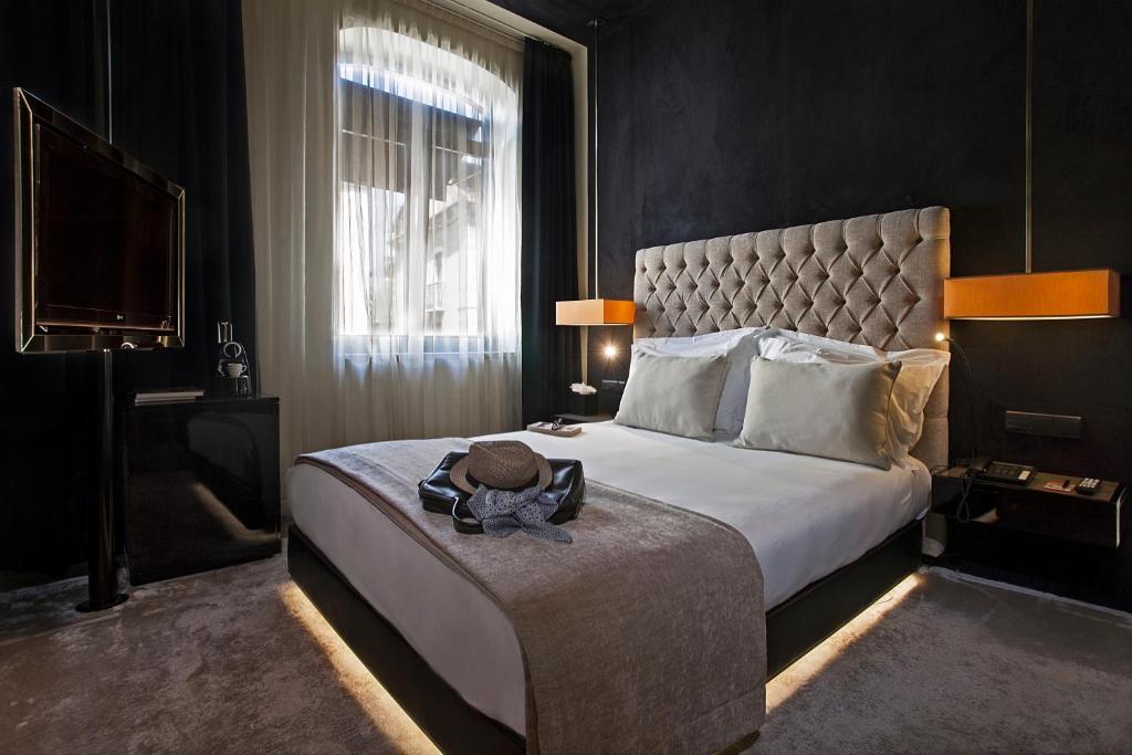 9Hotel Mercy - image 4
