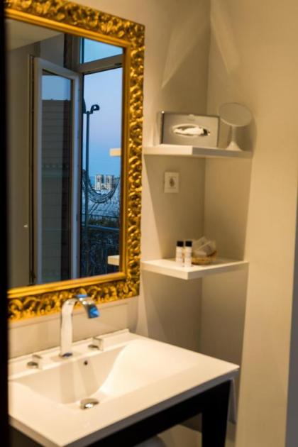 Lisboa Carmo Hotel - image 13