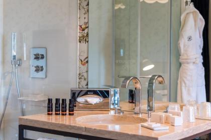 Lisboa Carmo Hotel - image 15