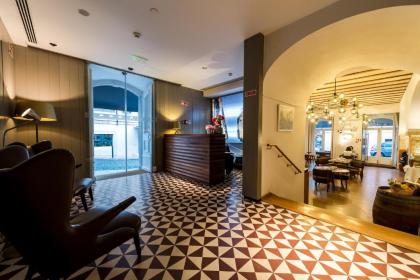 Lisboa Carmo Hotel - image 8