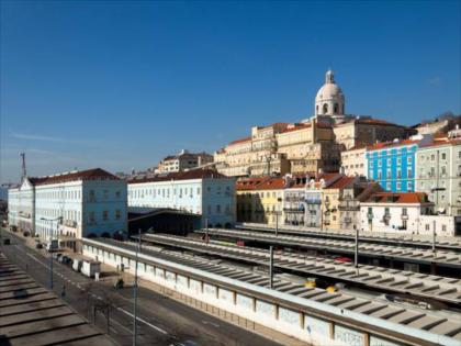 Hello Lisbon Santa Apolonia Apartment - image 1