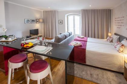 Famous Crows Lisbon Suites - image 20