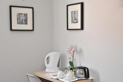 Famous Crows Lisbon Suites - image 3