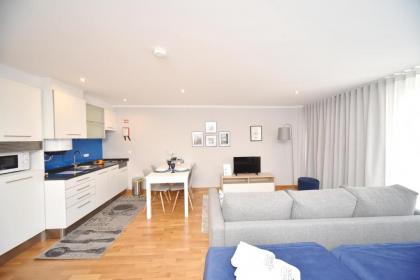 Famous Crows Lisbon Suites - image 7