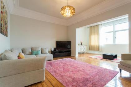 Cruz Apartments - image 1