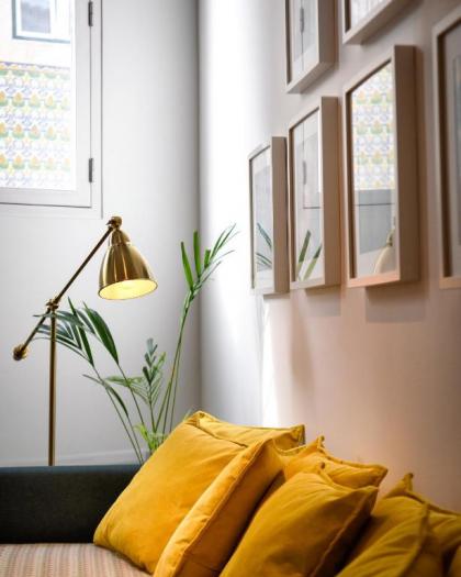 Alfama Yellow House - image 14