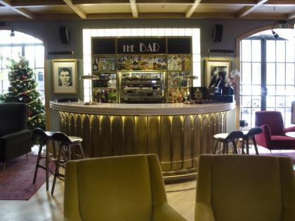 Browns Central Hotel - image 14