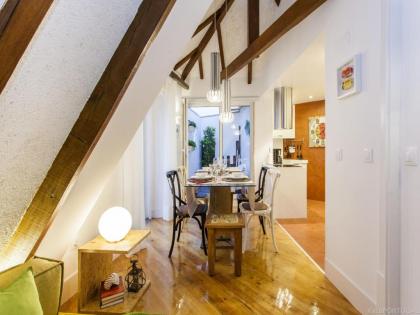 Carmo Chiado Deluxe Apartment - image 1