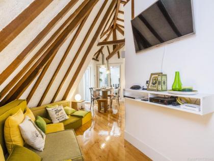 Carmo Chiado Deluxe Apartment - image 16