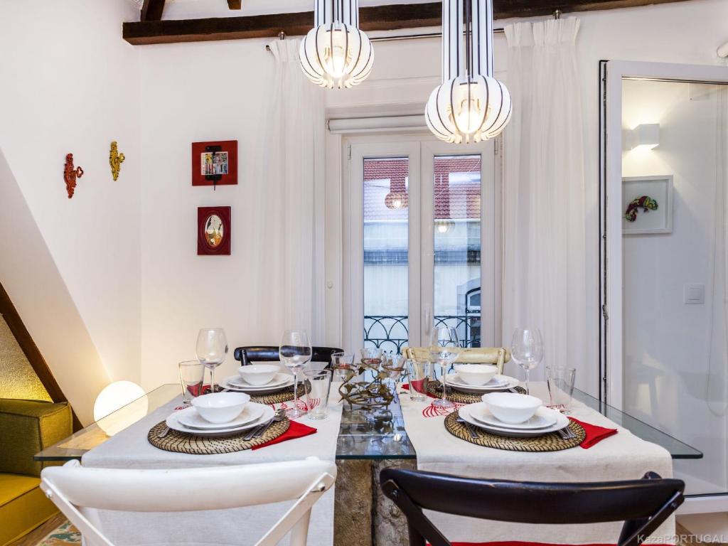 Carmo Chiado Deluxe Apartment - image 4