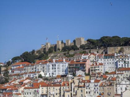 Carmo Chiado Deluxe Apartment - image 9