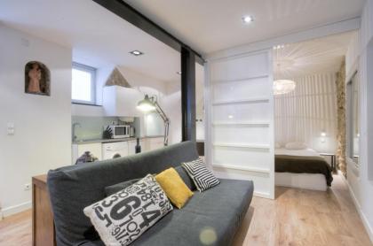 BmyGuest - Castelo Charming Flat - image 1