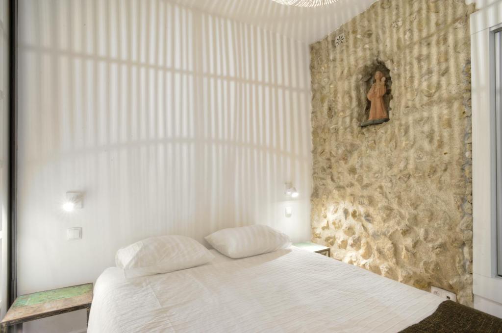 BmyGuest - Castelo Charming Flat - image 5