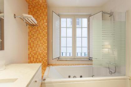 Bairrus Lisbon Apartments - Alfama II - image 3